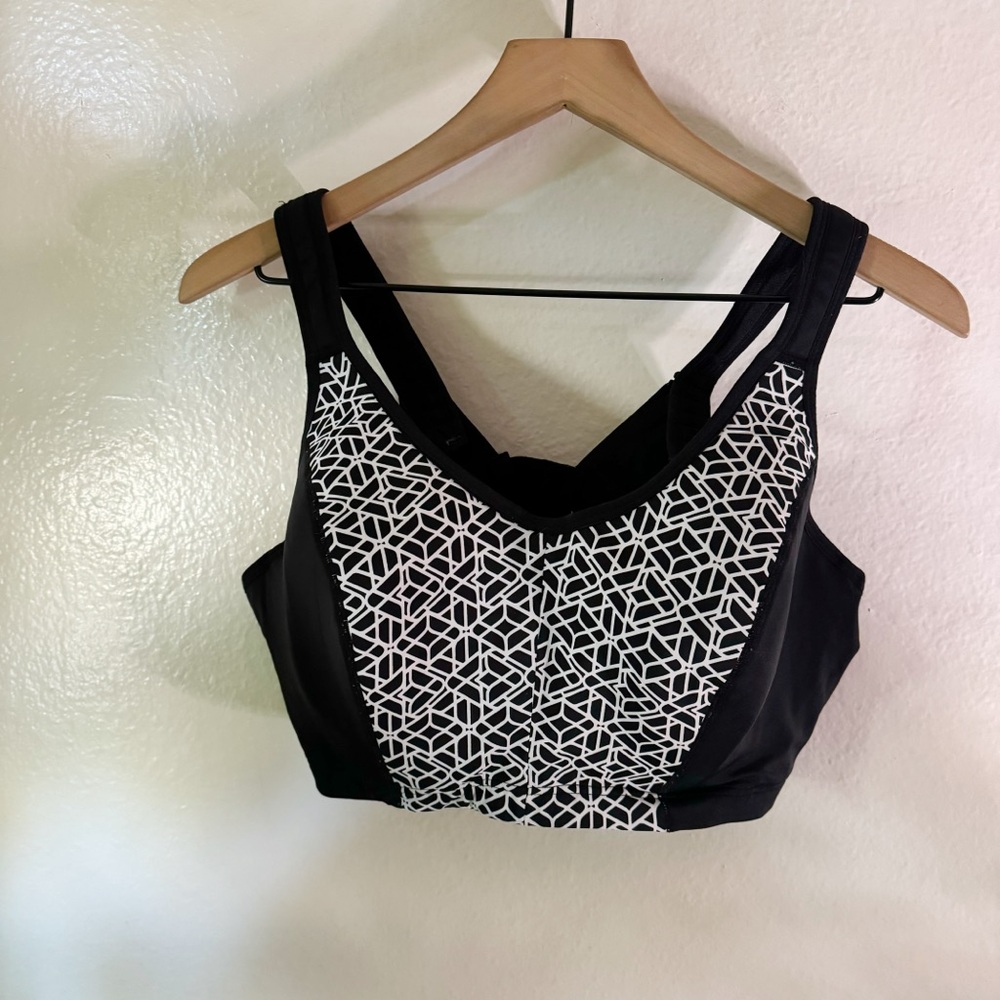 Livi Active | High-Impact Wicking Molded Underwire Sports Bra